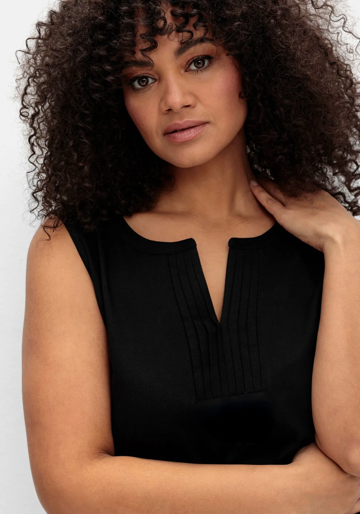 Tanktop aus Jersey, mit Biesen am Ausschnitt