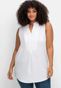 Top mit dekorativem Spitzenbesatz