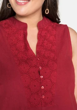 Top mit dekorativem Spitzenbesatz