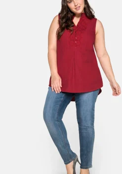 Top mit dekorativem Spitzenbesatz