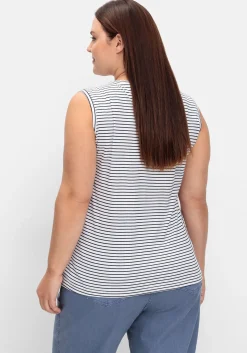 Top mit kurzer Knopfleiste