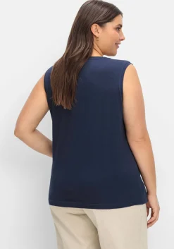 Top mit kurzer Knopfleiste