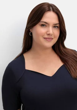 T-Shirt mit herzförmigem Ausschnitt