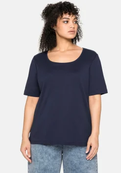 T-Shirt mit tiefem Ausschnitt und längerem Ärmel