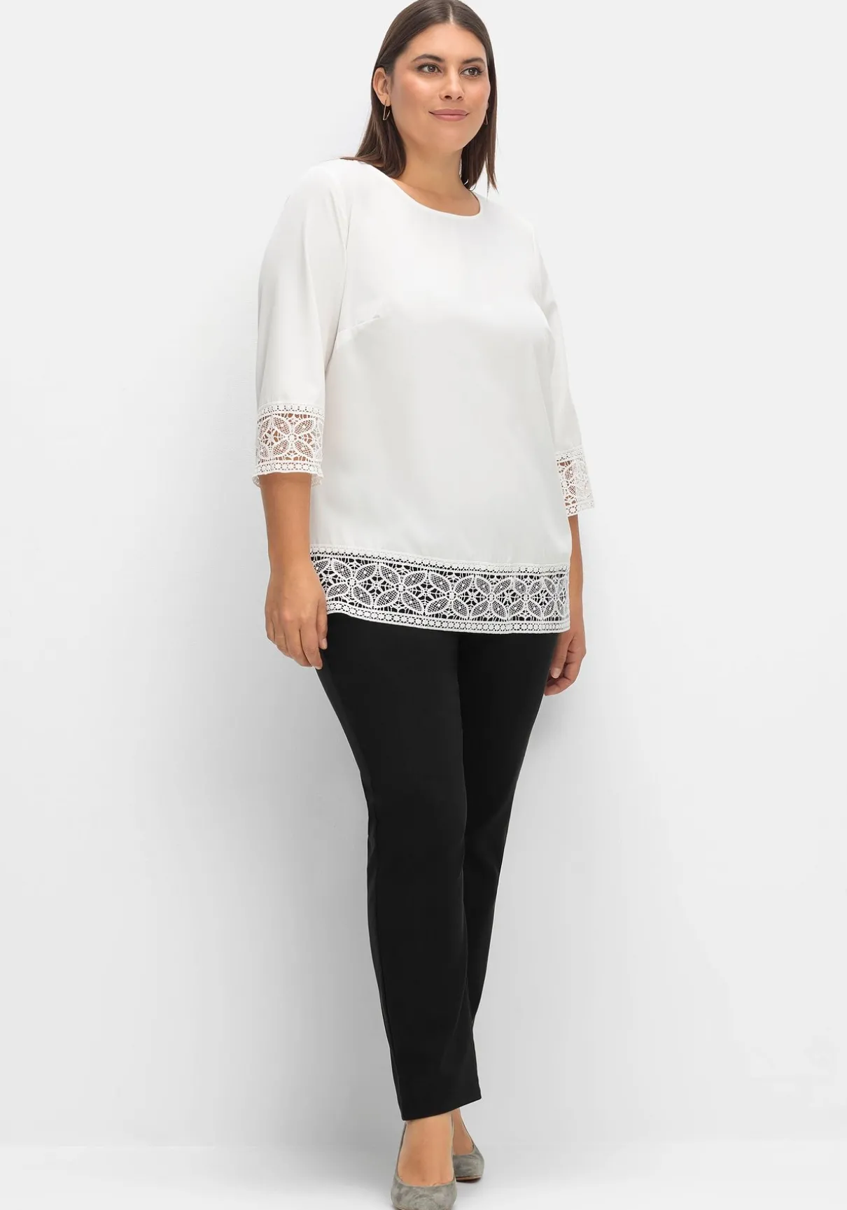 Tunika aus Crêpe, mit 3/4-Arm und Spitzenbordüre