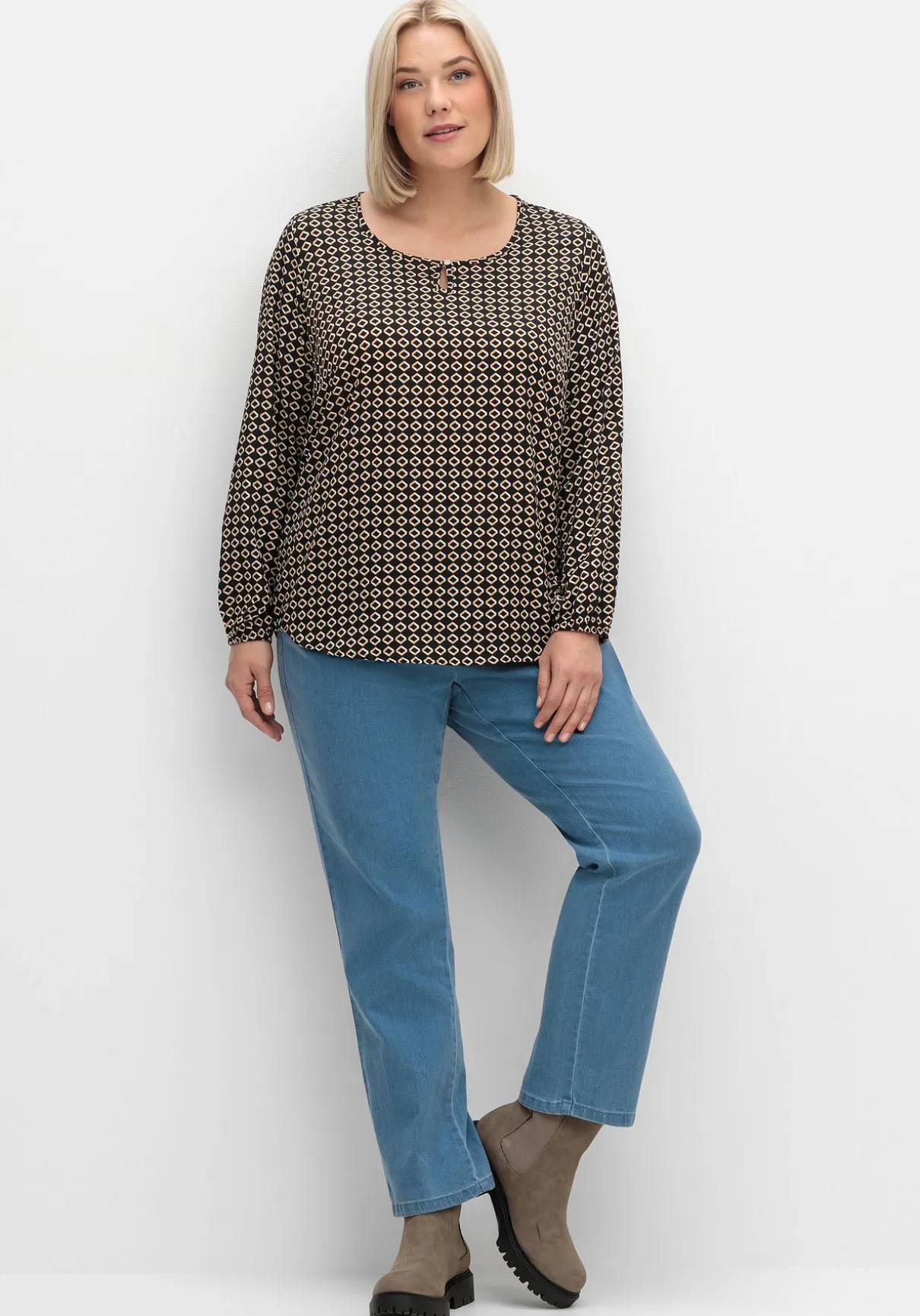 Tunika aus Crêpe, mit Grafik-Alloverdruck