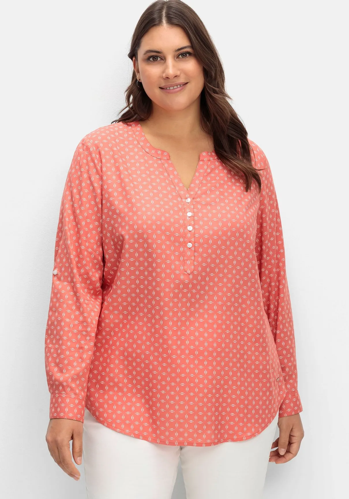 Tunika mit Alloverdruck und Krempelärmeln