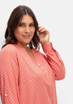 Tunika mit Alloverdruck und Krempelärmeln