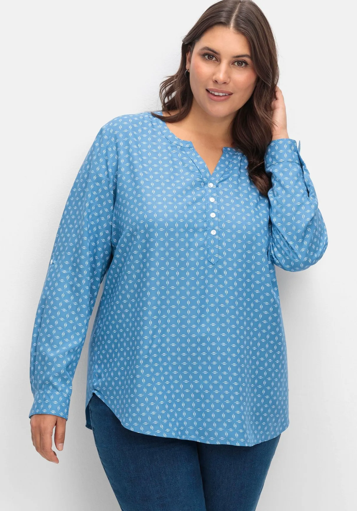 Tunika mit Alloverdruck und Krempelärmeln