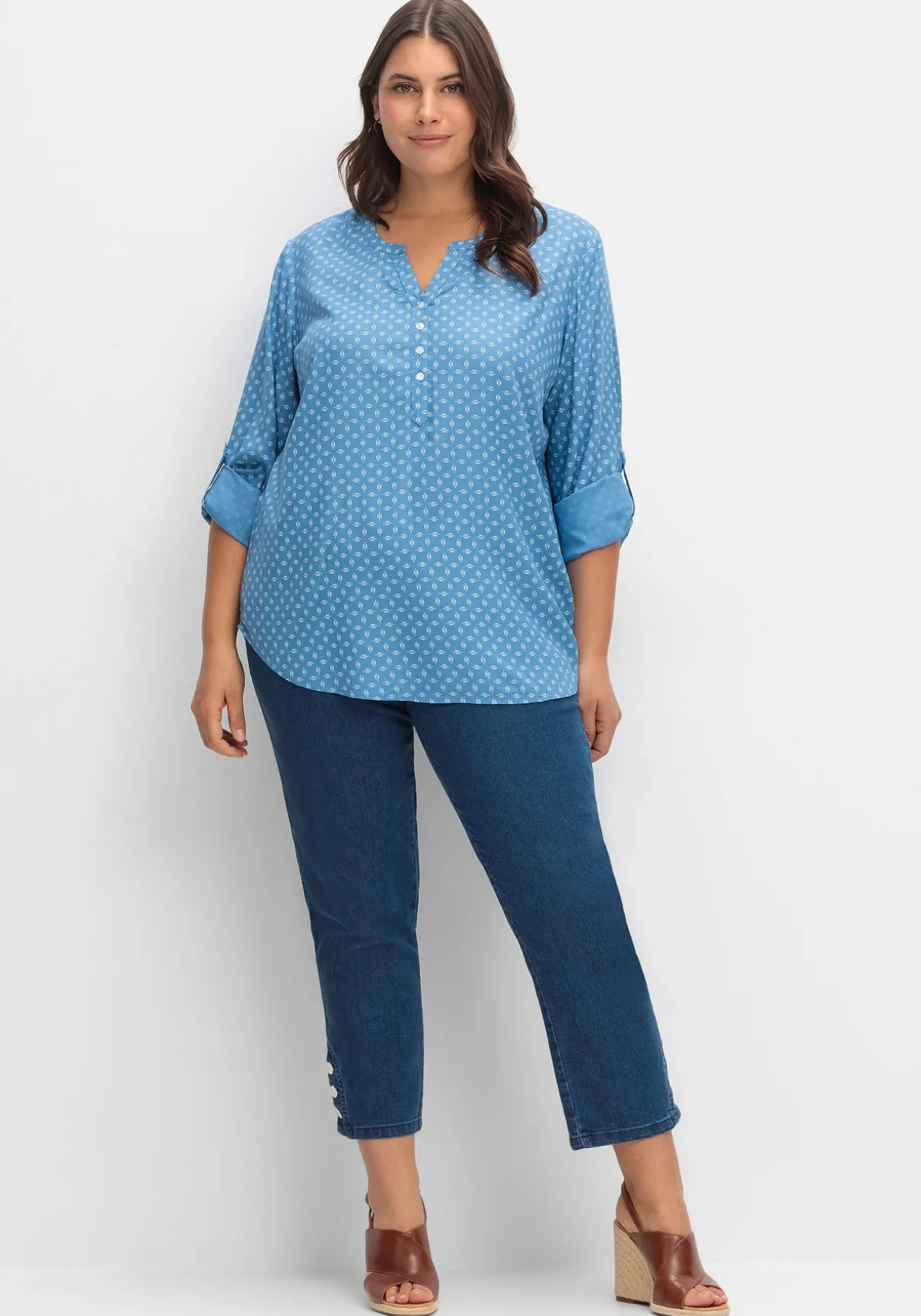 Tunika mit Alloverdruck und Krempelärmeln