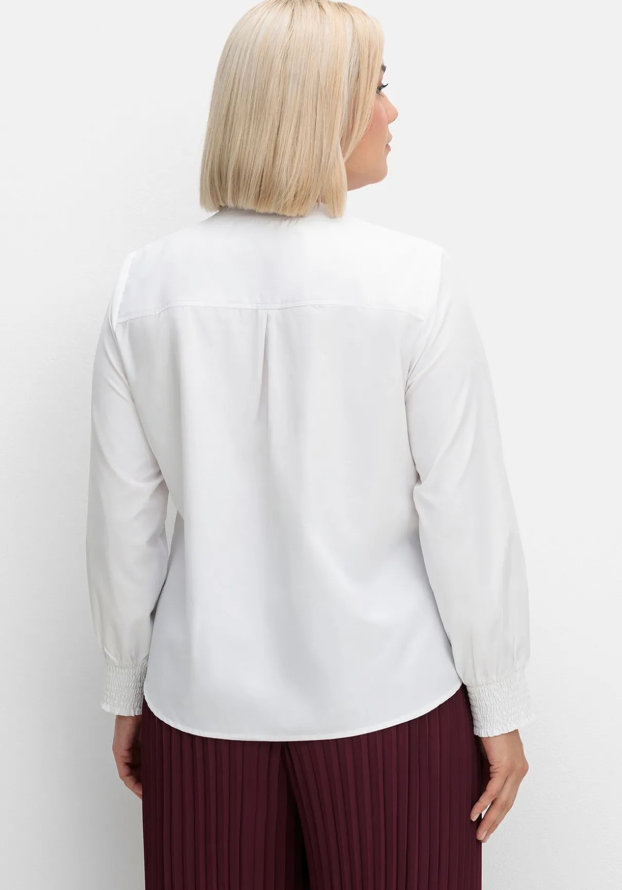 Tunika mit Rüschen an Ausschnitt und Ärmel, bügelfrei