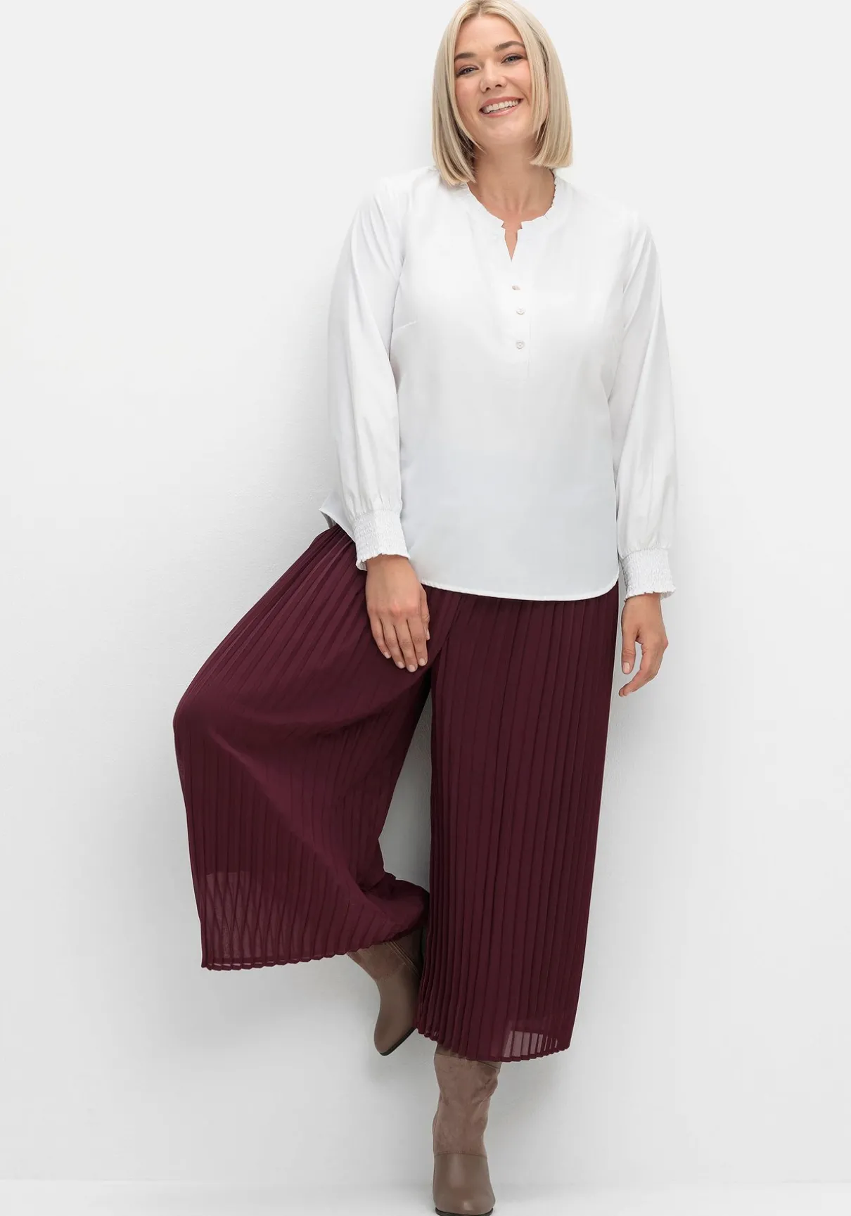 Tunika mit Rüschen an Ausschnitt und Ärmel, bügelfrei