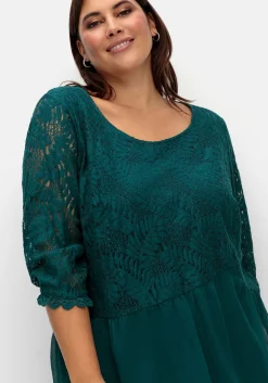 Tunika mit Spitzenoberteil und Chiffonsaum