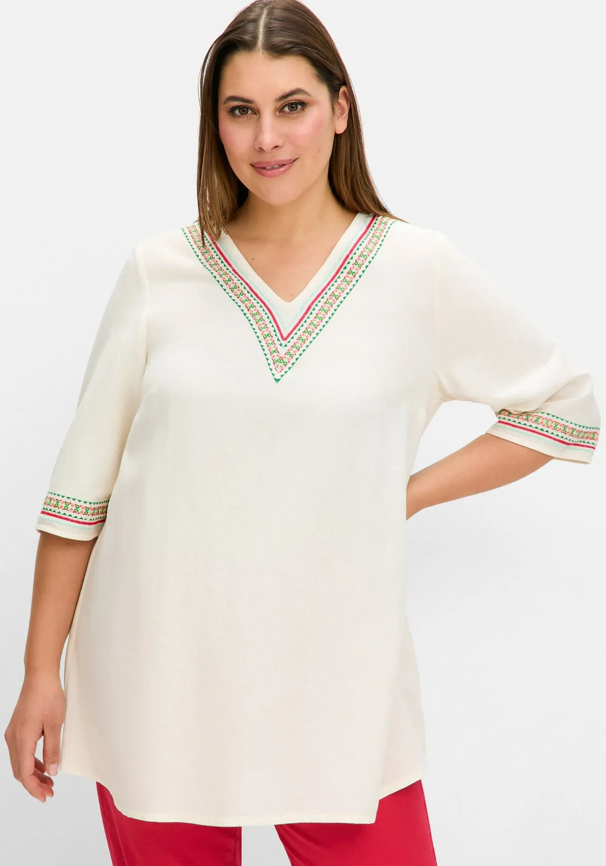 Tunika mit Stickereien, mit Leinenanteil