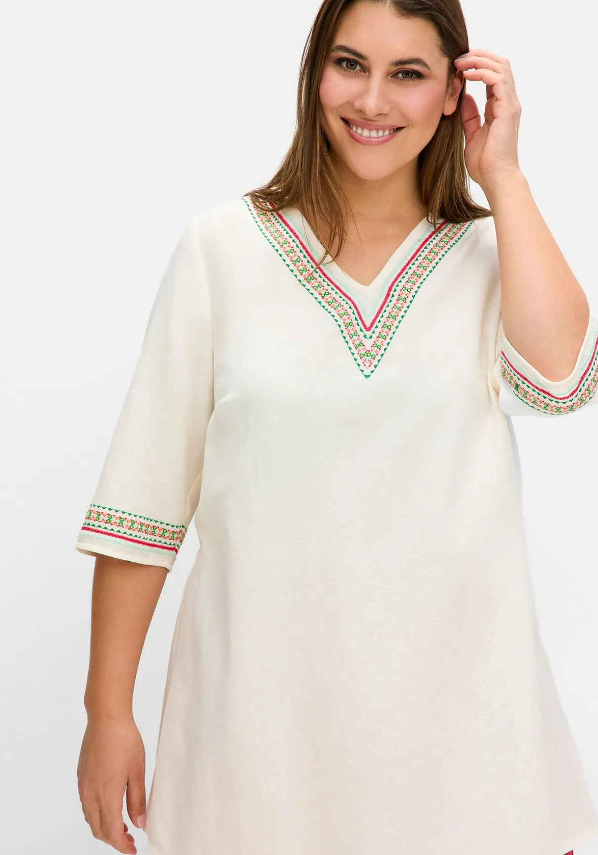 Tunika mit Stickereien, mit Leinenanteil