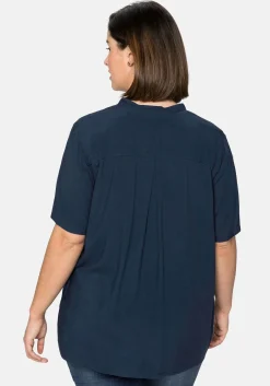 Tunika mit V-Ausschnitt und Stehkragen