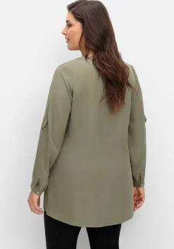 Tunika mit Zierknöpfen und Krempelärmeln