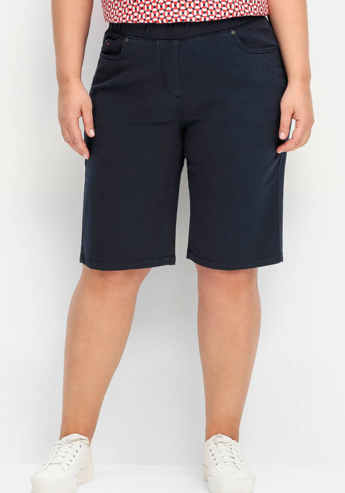 Twill-Bermudas in 5-Pocket-Form, mit Gummizugbund