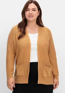 Verschlusslose Strickjacke im Linksstrickmuster