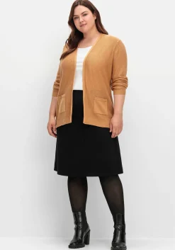 Verschlusslose Strickjacke im Linksstrickmuster