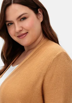 Verschlusslose Strickjacke im Linksstrickmuster