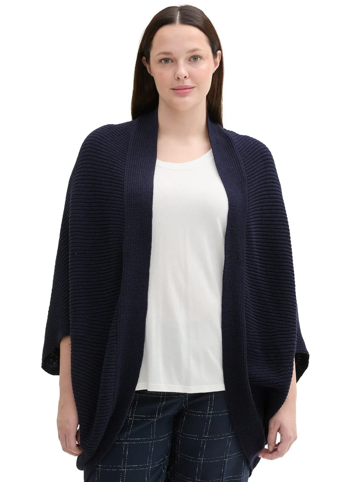 Verschlussloses Strickcape in Zipfelform