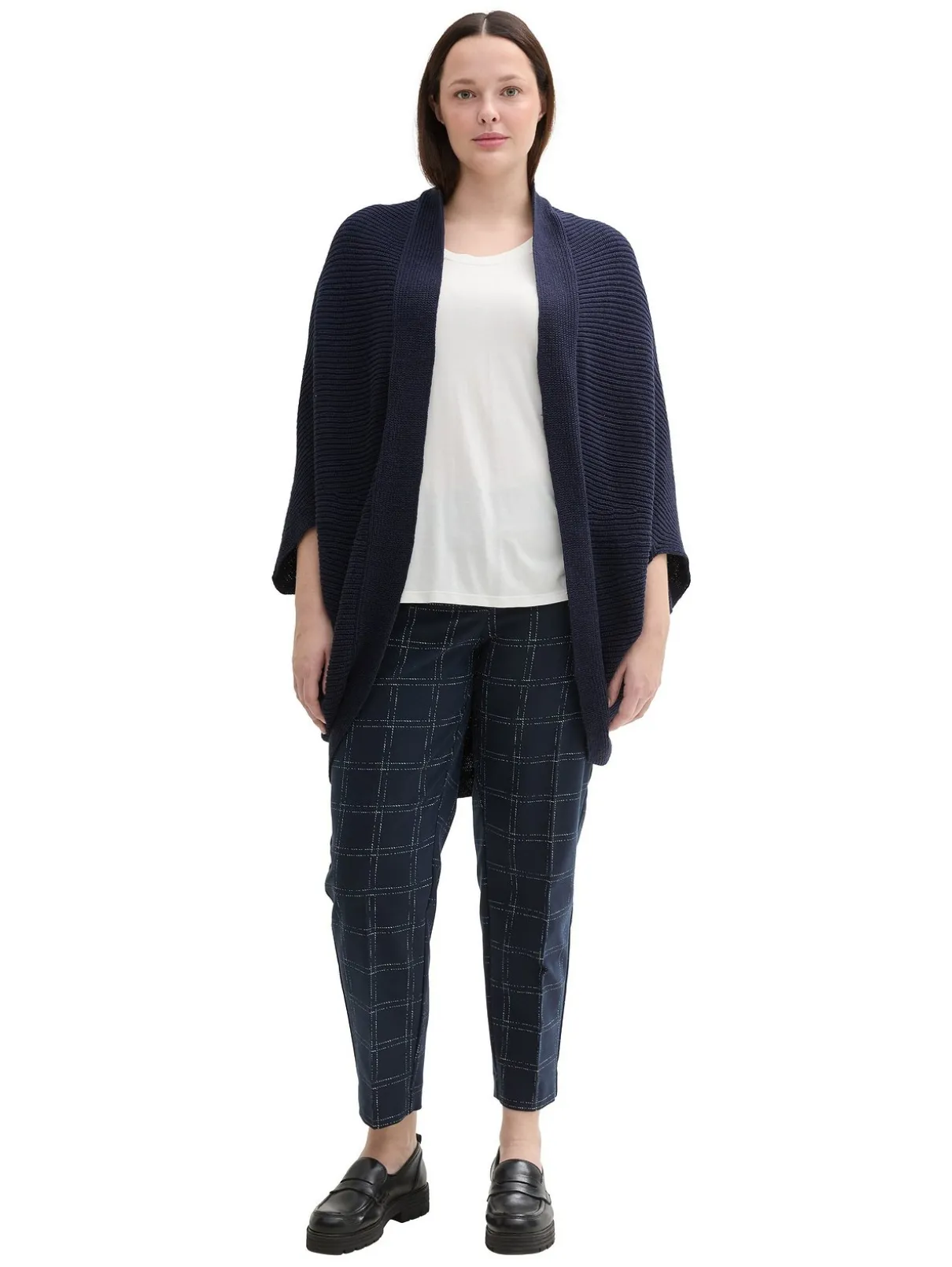 Verschlussloses Strickcape in Zipfelform