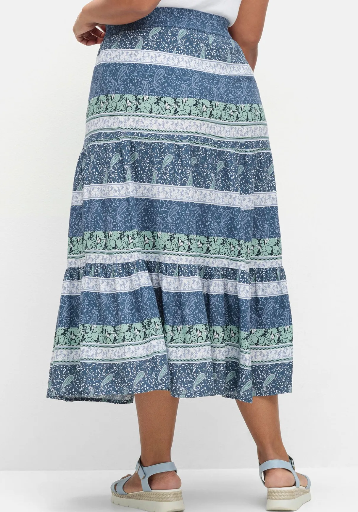 Volantrock mit Paisleydruck, in leichter A-Linie