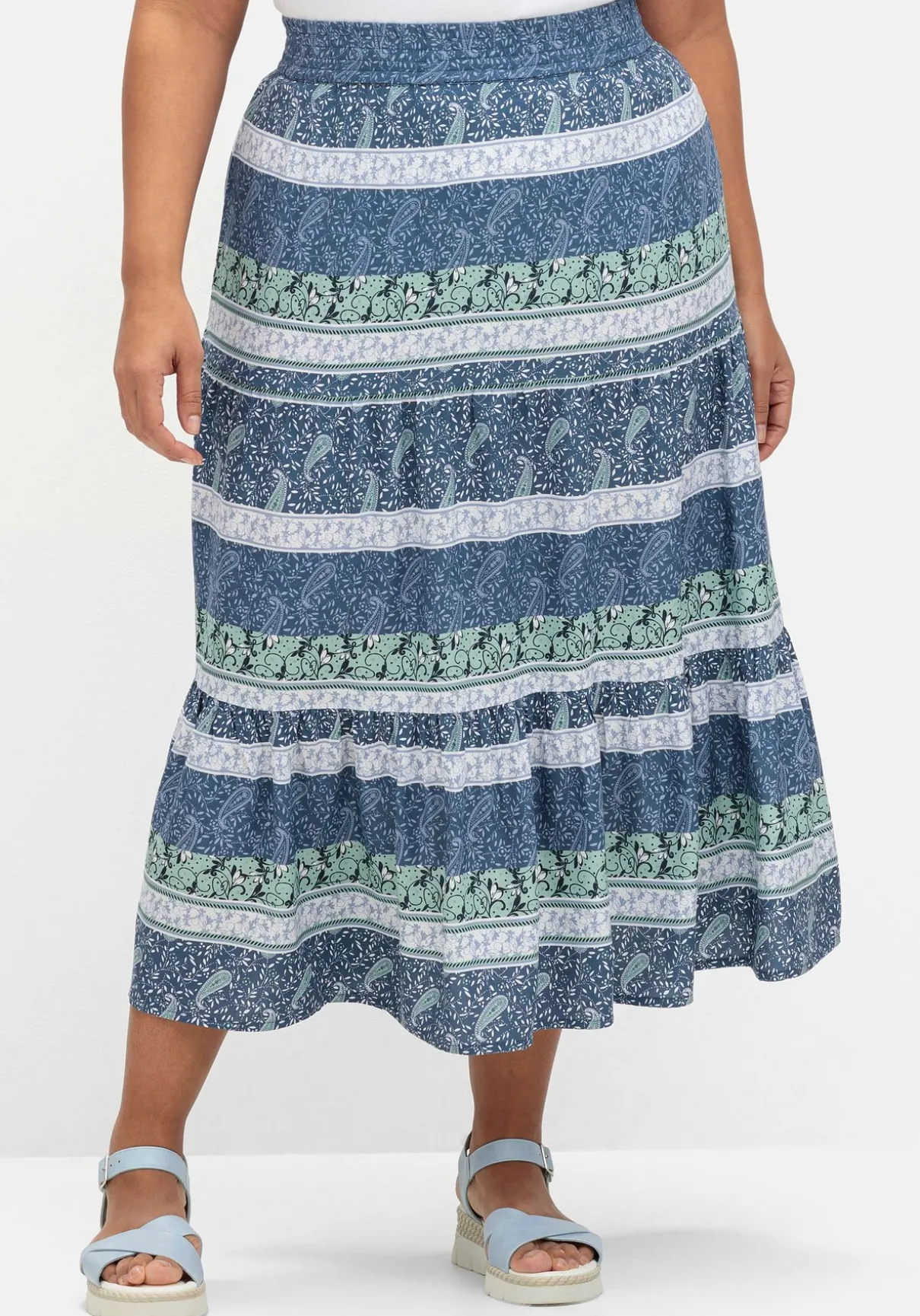 Volantrock mit Paisleydruck, in leichter A-Linie