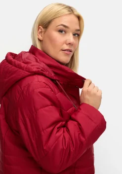 Warm wattierte Steppjacke mit Kapuze