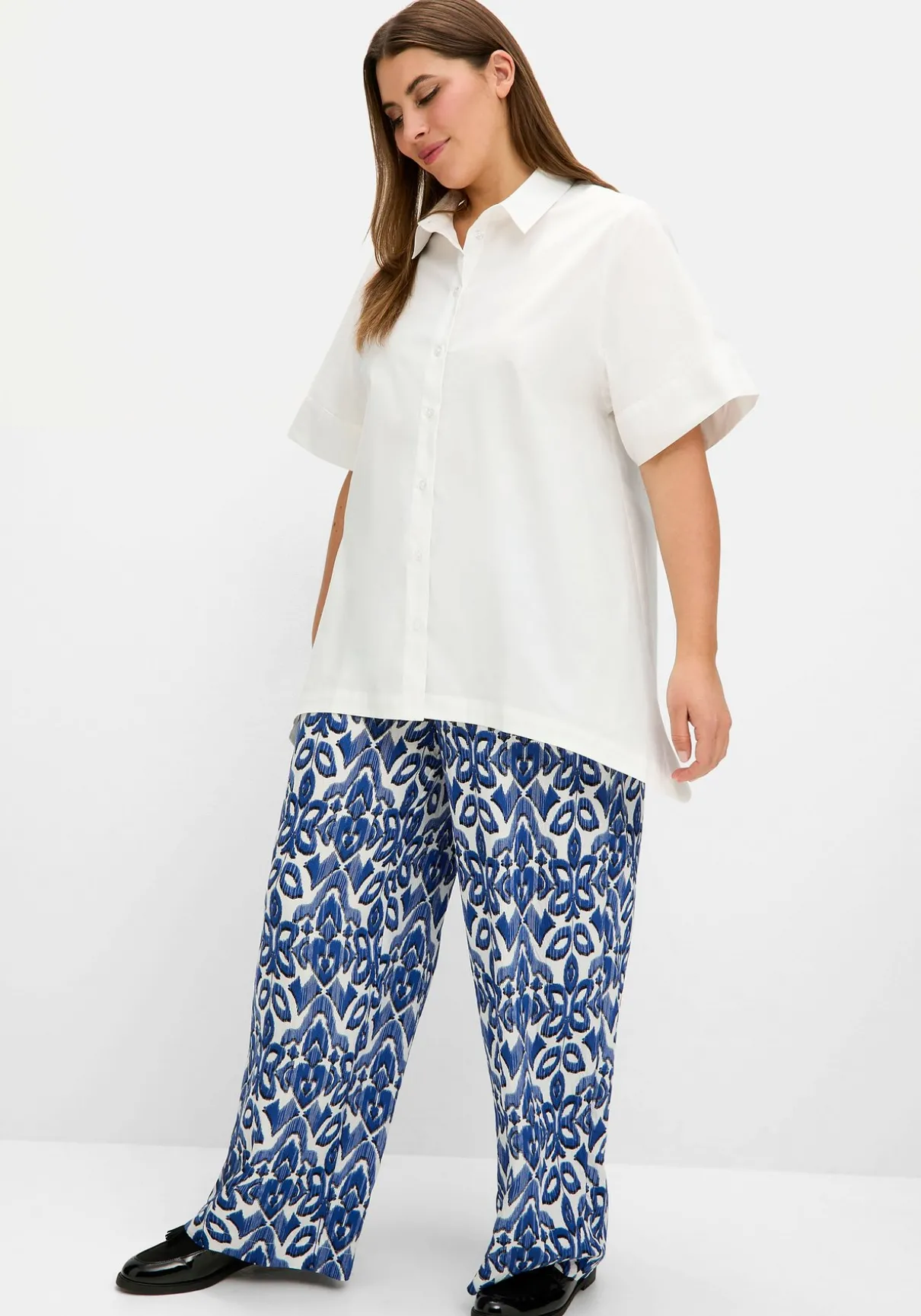 Weite bedruckte Hose mit Teilgummibund