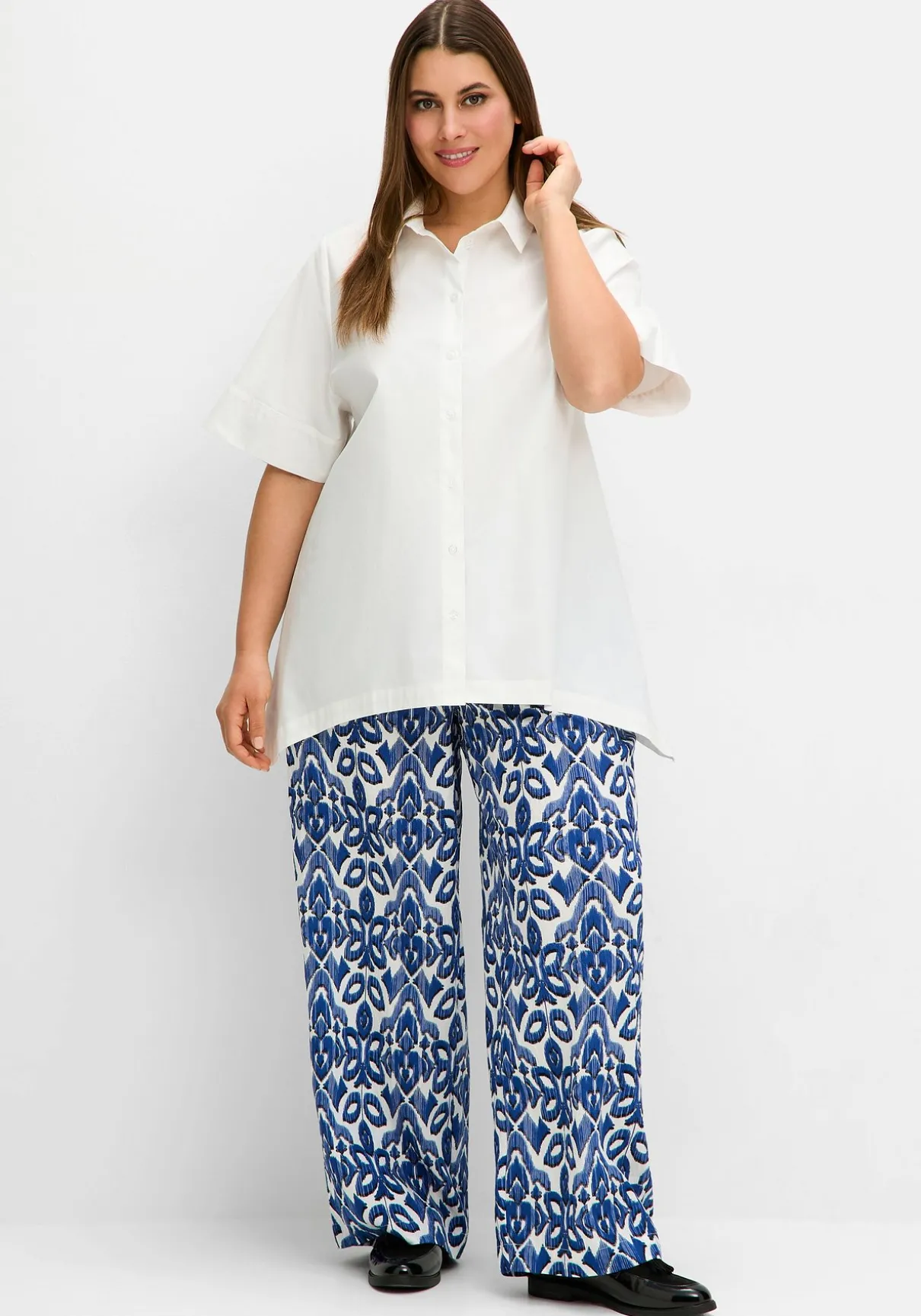 Weite bedruckte Hose mit Teilgummibund