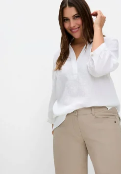 Weite Bermudas in Chino-Optik