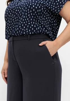 Weite gepflegte Hose mit Teilgummibund