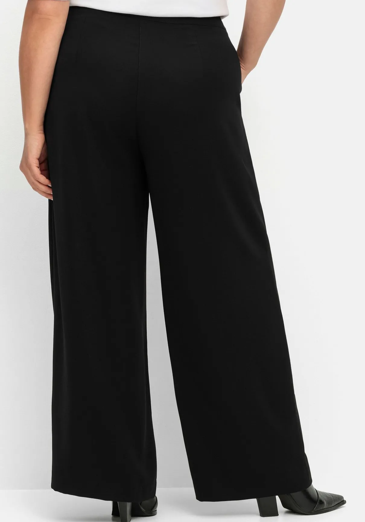 Weite High-Waist-Hose im Curvy-Schnitt ELLA