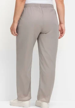 Weite Hose mit elastischem Bund und Innenfutter