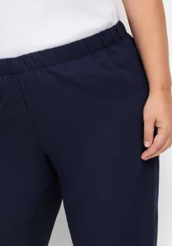 Weite Hose mit elastischem Bund und Innenfutter
