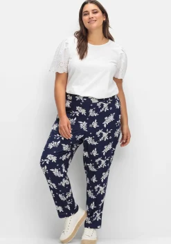 Weite Hose mit Rundum-Dehnbund und Blütendruck