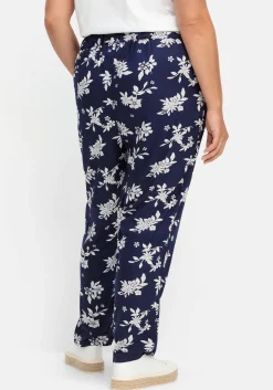 Weite Hose mit Rundum-Dehnbund und Blütendruck