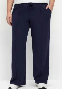 Weite Sporthose mit Teilungsnaht vorn