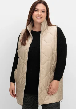 Weste mit Stehkragen und Wellensteppung